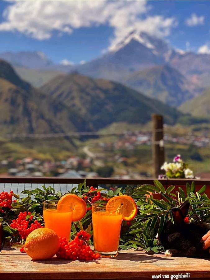 Hotel Kazbegi 1963 Exteriör bild